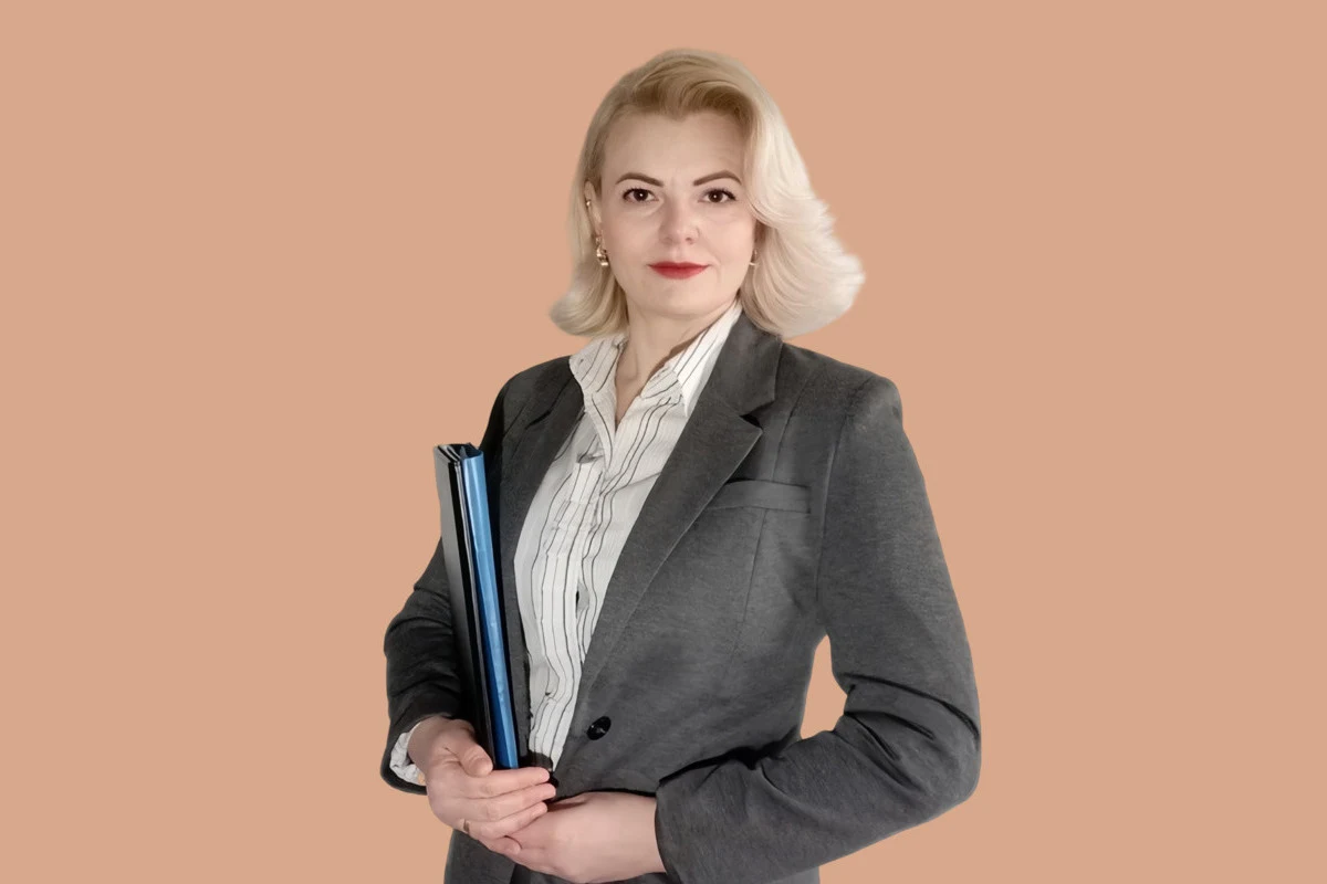 Юлія Дзевель — фінансовий консультант